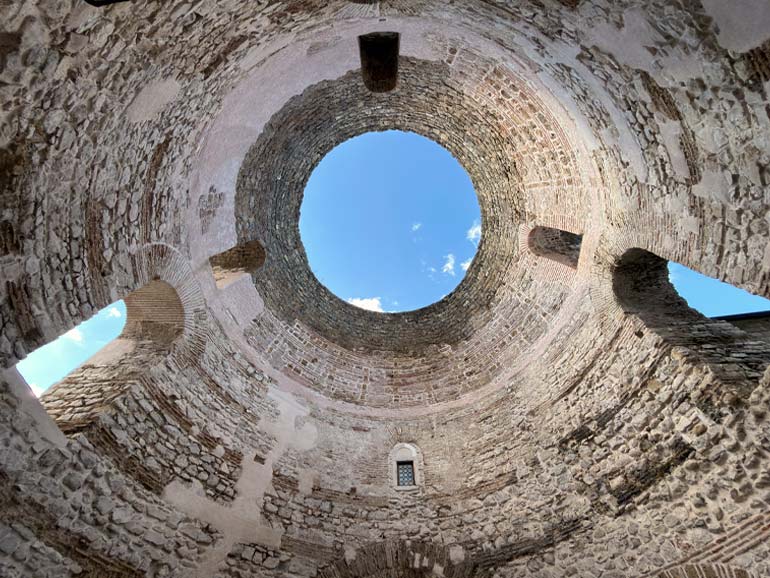 Looking up at the Diocletian's Palace Vestibule.