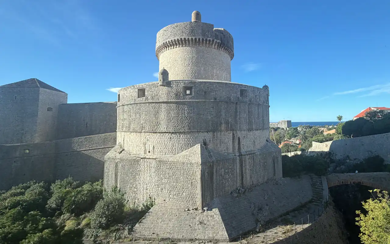 Photo of the Minčeta Tower (known as House of the Undying in the Game of Thrones series)