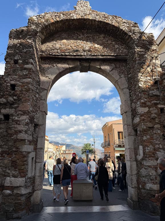 Porta Messina Gate