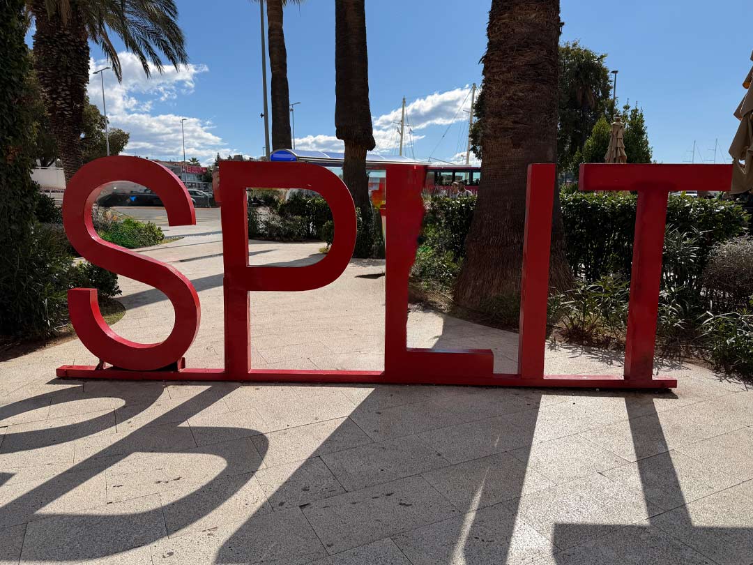 Red large letters that spell SPLIT