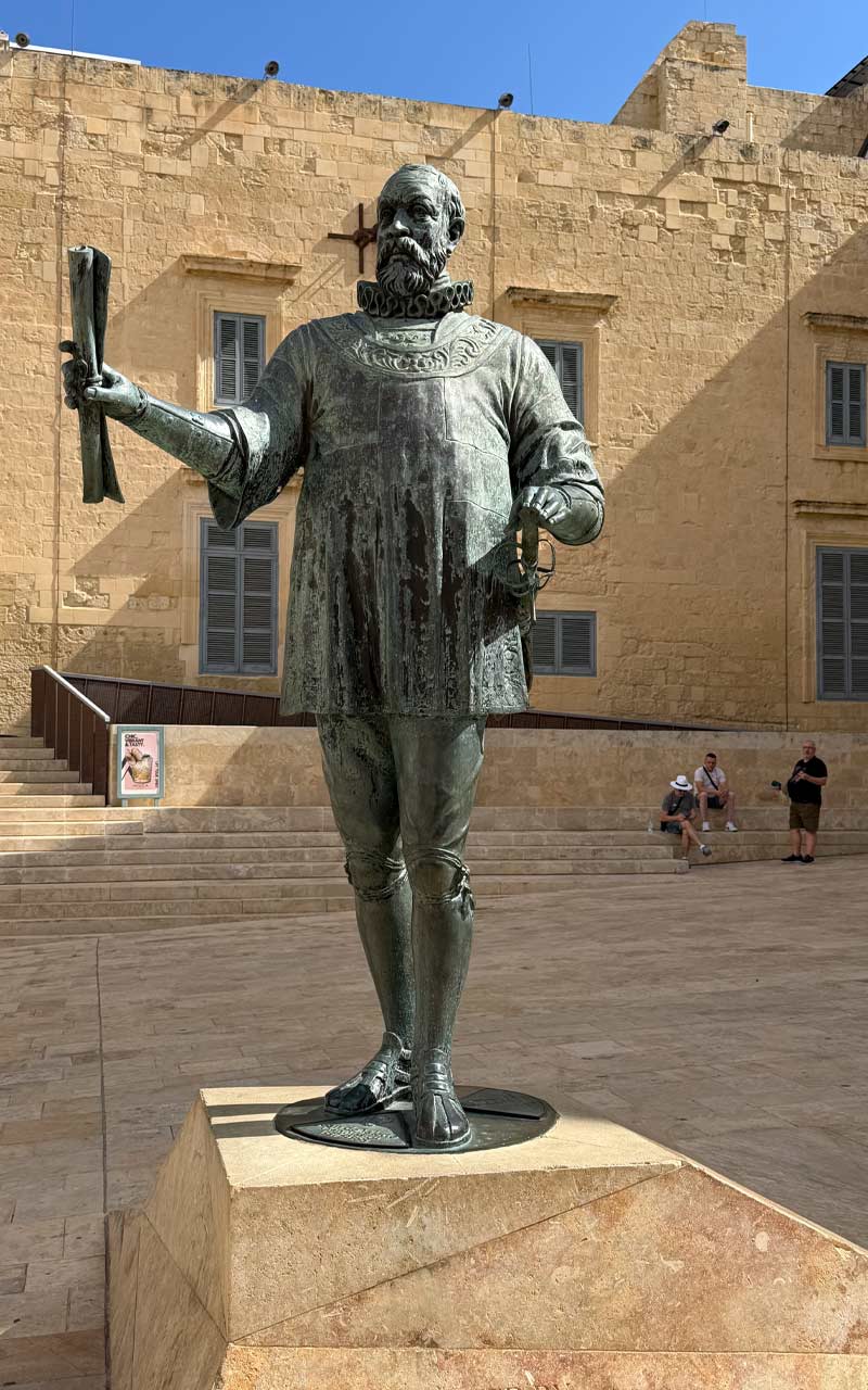 Valletta Statue Outside statue of the Monument to Jean de la Valletta.