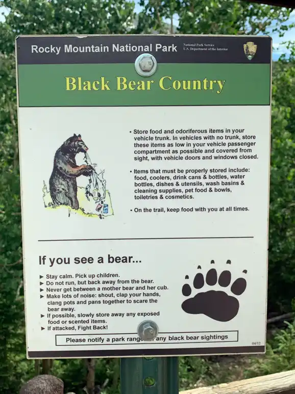 Sign that warns hikers they are entering Black bear Country.