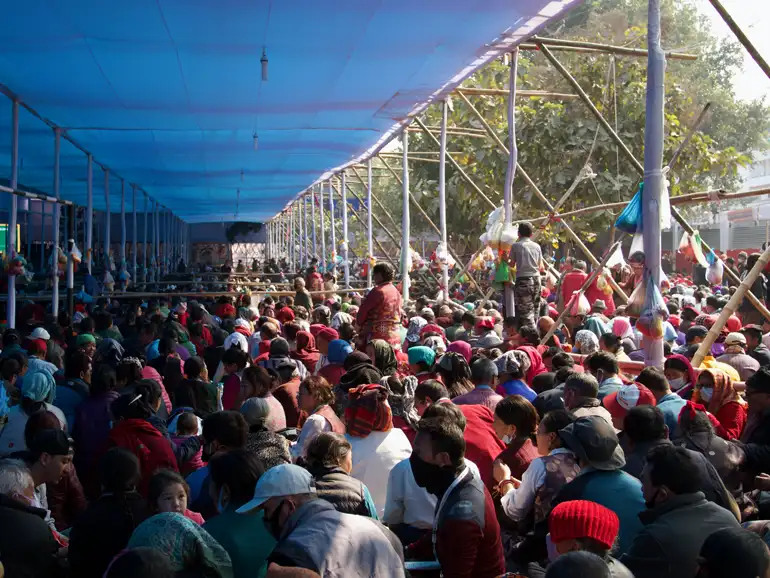 Tens of Thousands of people came to see HH Dalai Lama teach